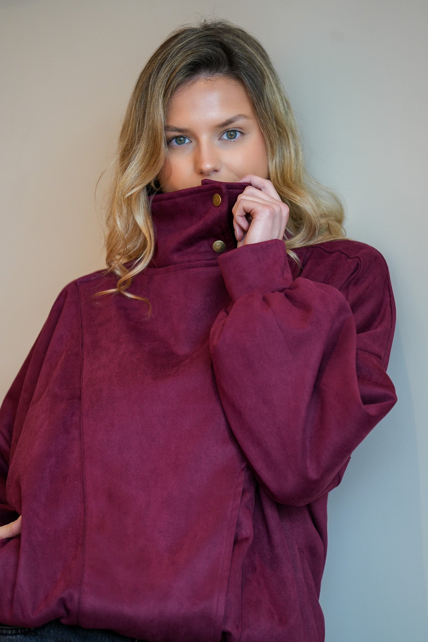 Chaqueta Funnel Oversize Burdeo